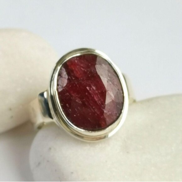 Jewelry - Corundum Ruby gemstone Signet ring in sterling silver